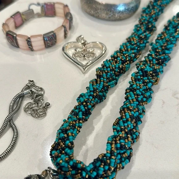 Bundle of Fashion Jewelry 25 pieces - Picture 16 of 16